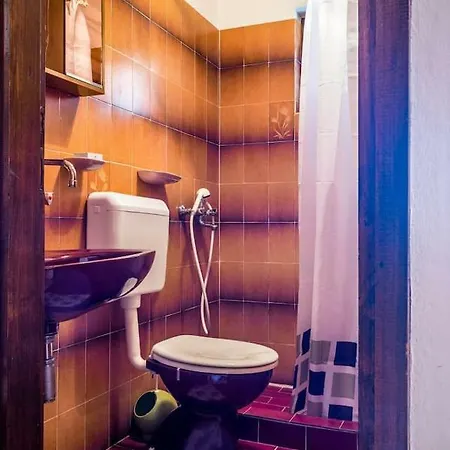 Near Sea & Beaches With Heated Pool & Bbq