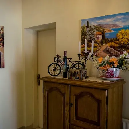 Near Sea & Beaches With Heated Pool & Bbq *