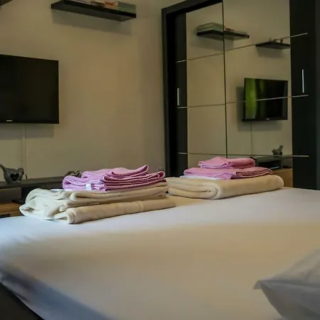 Near Sea & Beaches With Heated Pool & Bbq * Orebić