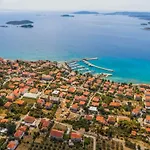 Near Sea & Beaches With Heated Pool & Bbq فيلة