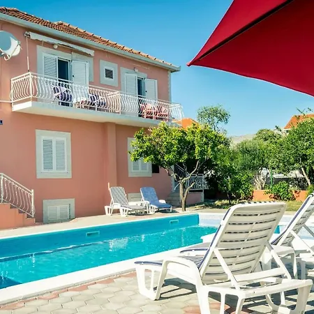 Villa Near Sea & Beaches With Heated Pool & Bbq Orebic