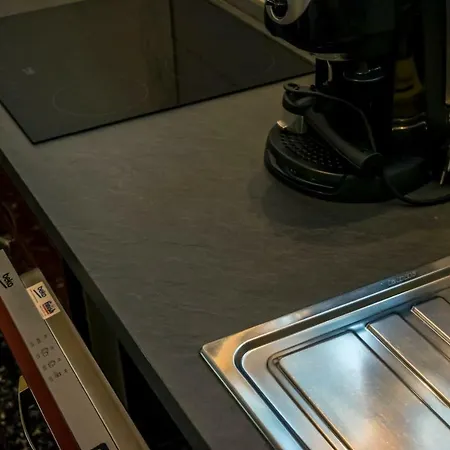 Near Sea & Beaches With Heated Pool & Bbq *