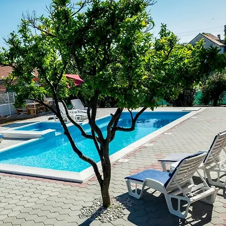 Near Sea & Beaches With Heated Pool & Bbq * Orebić