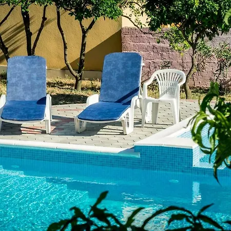 Near Sea & Beaches With Heated Pool & Bbq * Orebić