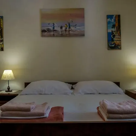 Villa Near Sea & Beaches With Heated Pool & Bbq *