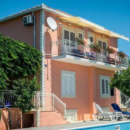 Near Sea & Beaches With Heated Pool & Bbq * Orebić