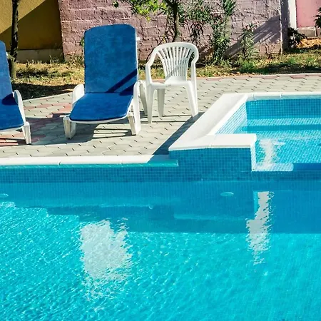 Villa Near Sea & Beaches With Heated Pool & Bbq Orebic
